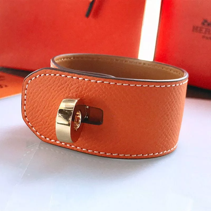 Affordable Hermes Turn-Lock Bracelets Box Calfskin Gold Hardware 0116